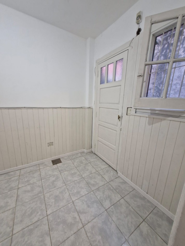 PH EN ALQUILER DE 2 AMBIENTES CON PATIO EN SARANDI