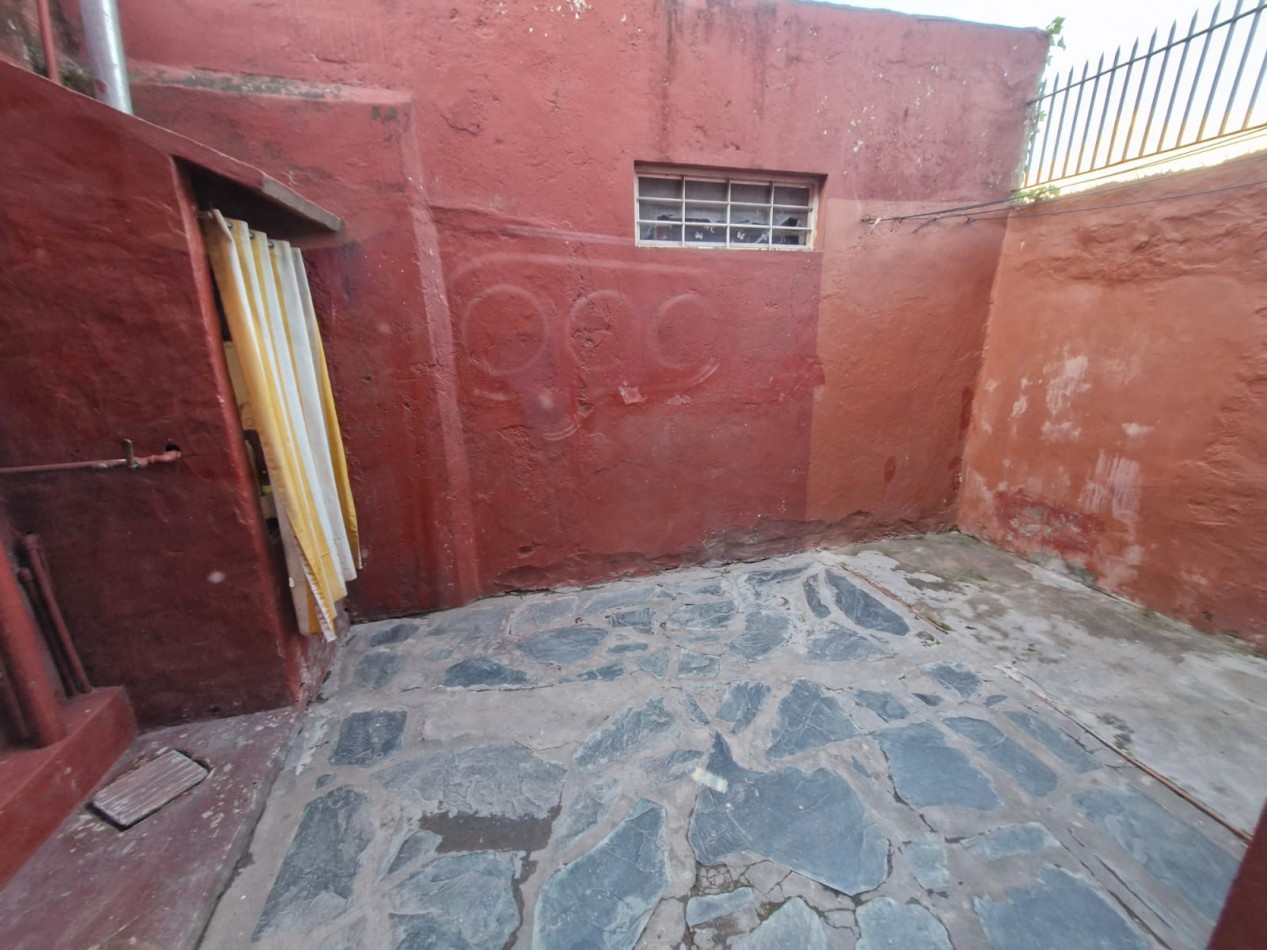 PH EN ALQUILER DE 2 AMBIENTES CON PATIO EN SARANDI