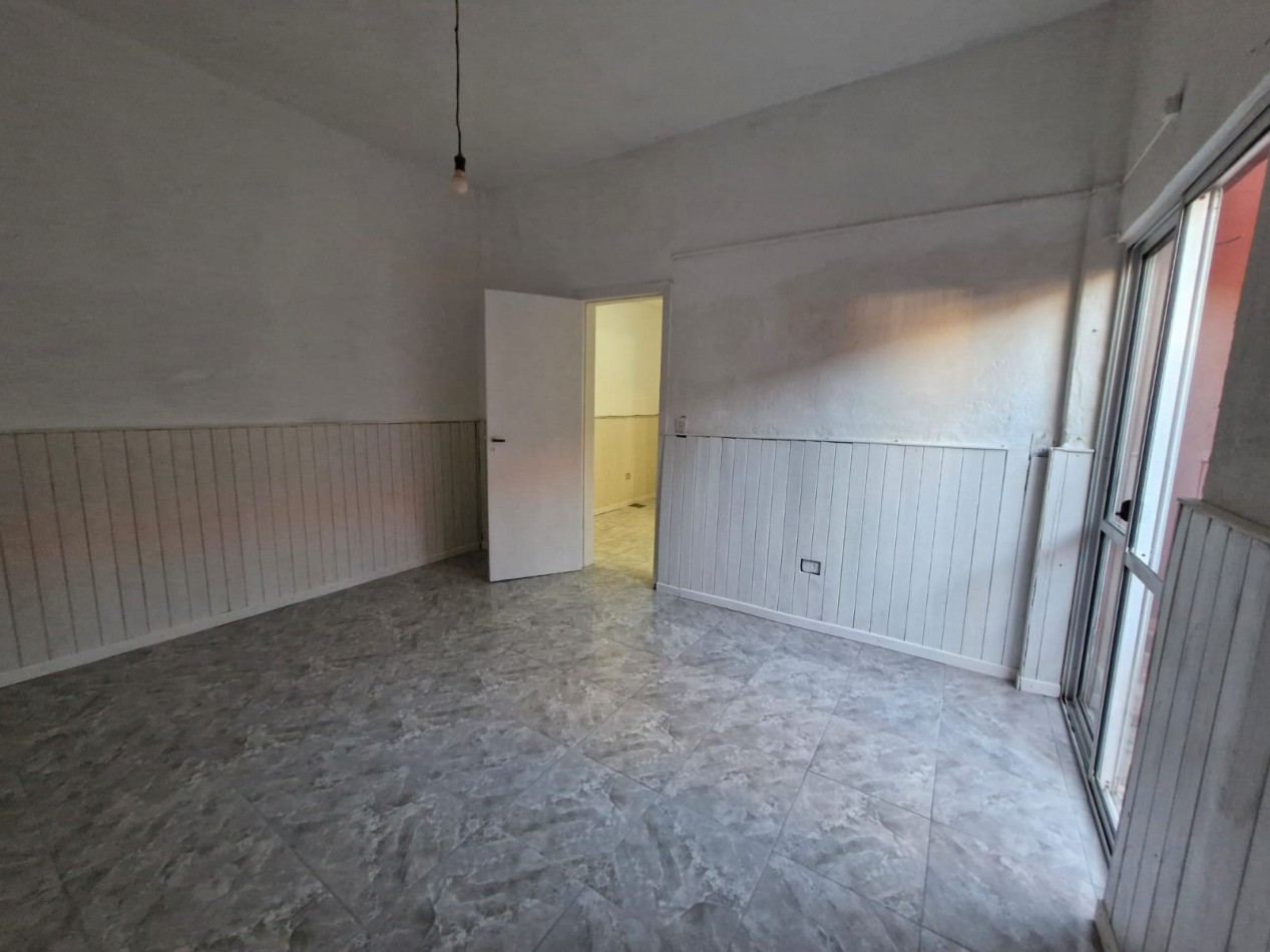 PH EN ALQUILER DE 2 AMBIENTES CON PATIO EN SARANDI