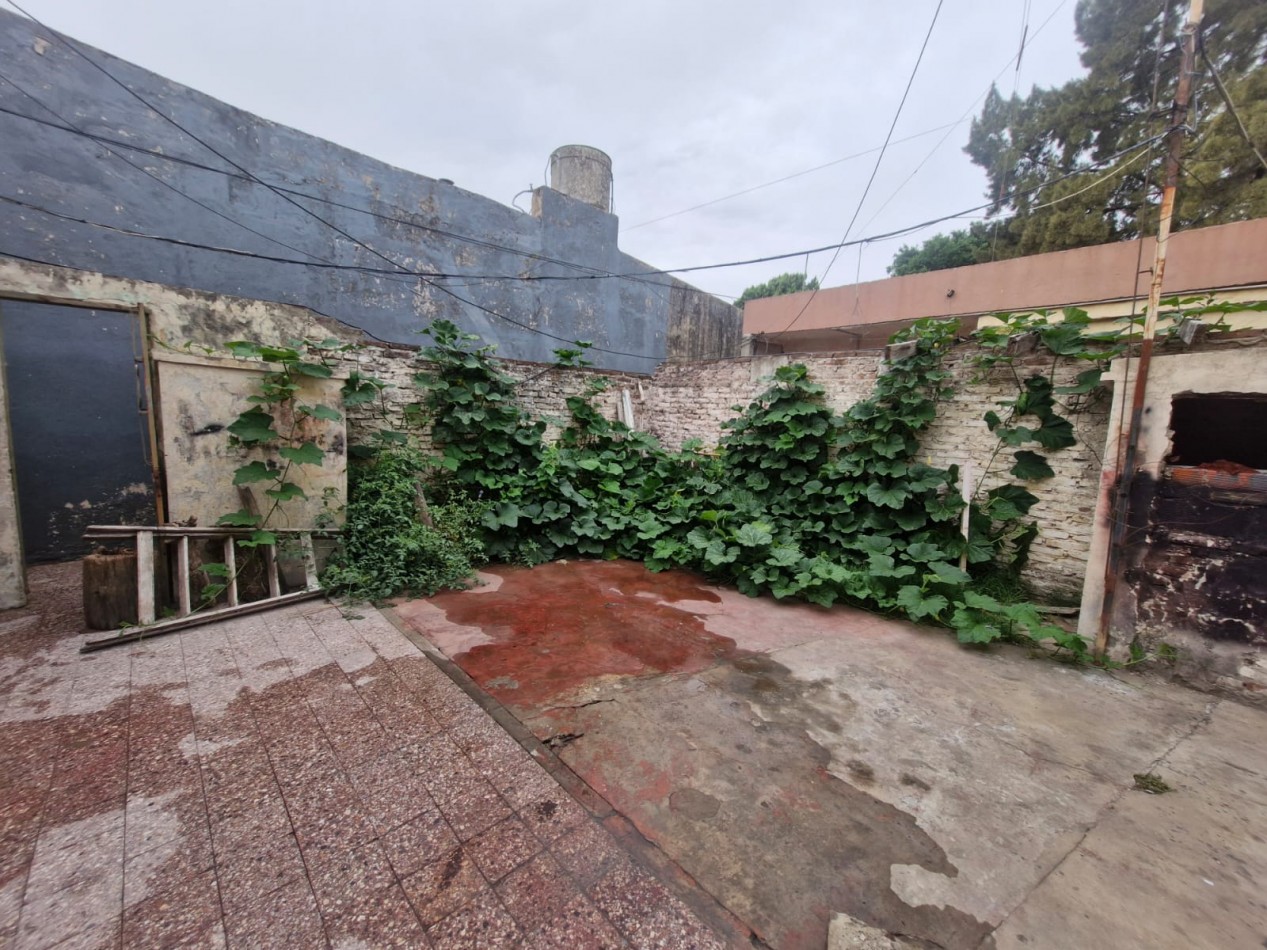 LOTE DE 376 M2 EN VENTA CON DOS VIVIENDAS CONSTRUIDAS