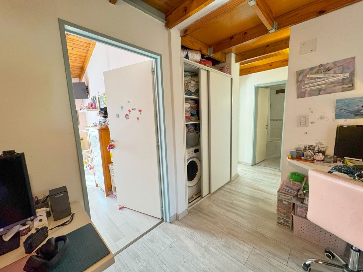Piso de 4 ambientes con 2 cocheras cubiertas y 2 Bauleras