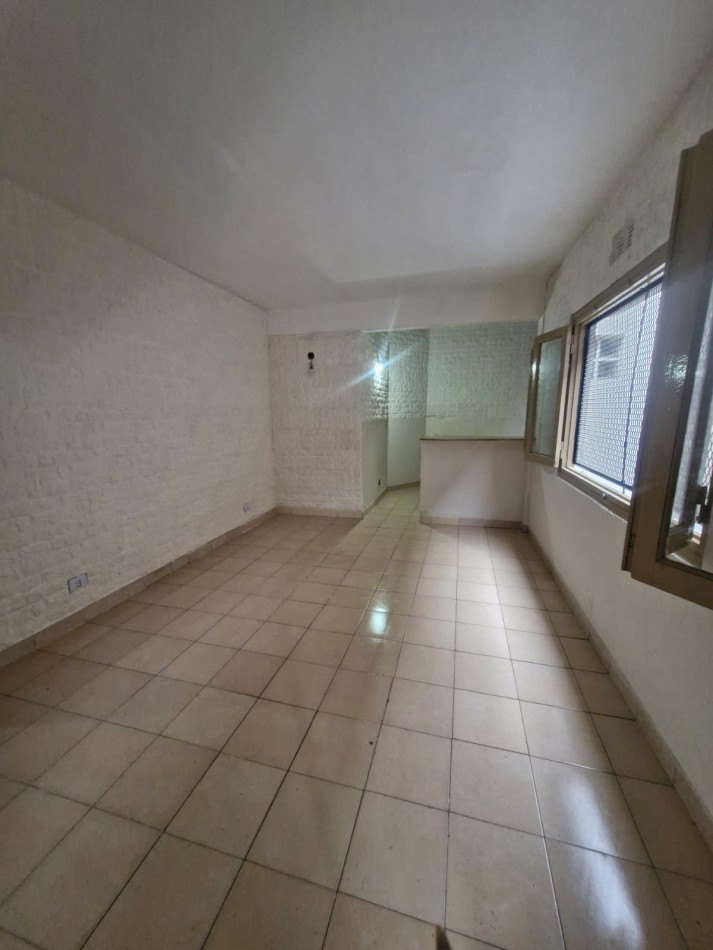 PH INTERNO DE 3 AMBIENTES CON PATIO. 