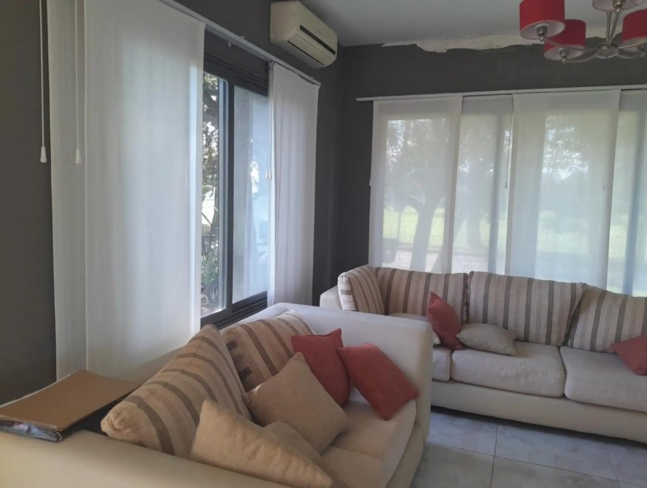Moderna casa en esquina con 3 suites y vista al golf - Club de Campo Aranzazu