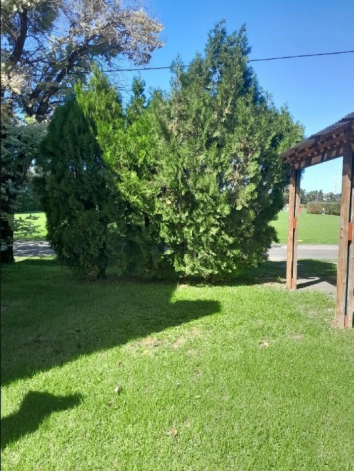 Moderna casa en esquina con 3 suites y vista al golf - Club de Campo Aranzazu