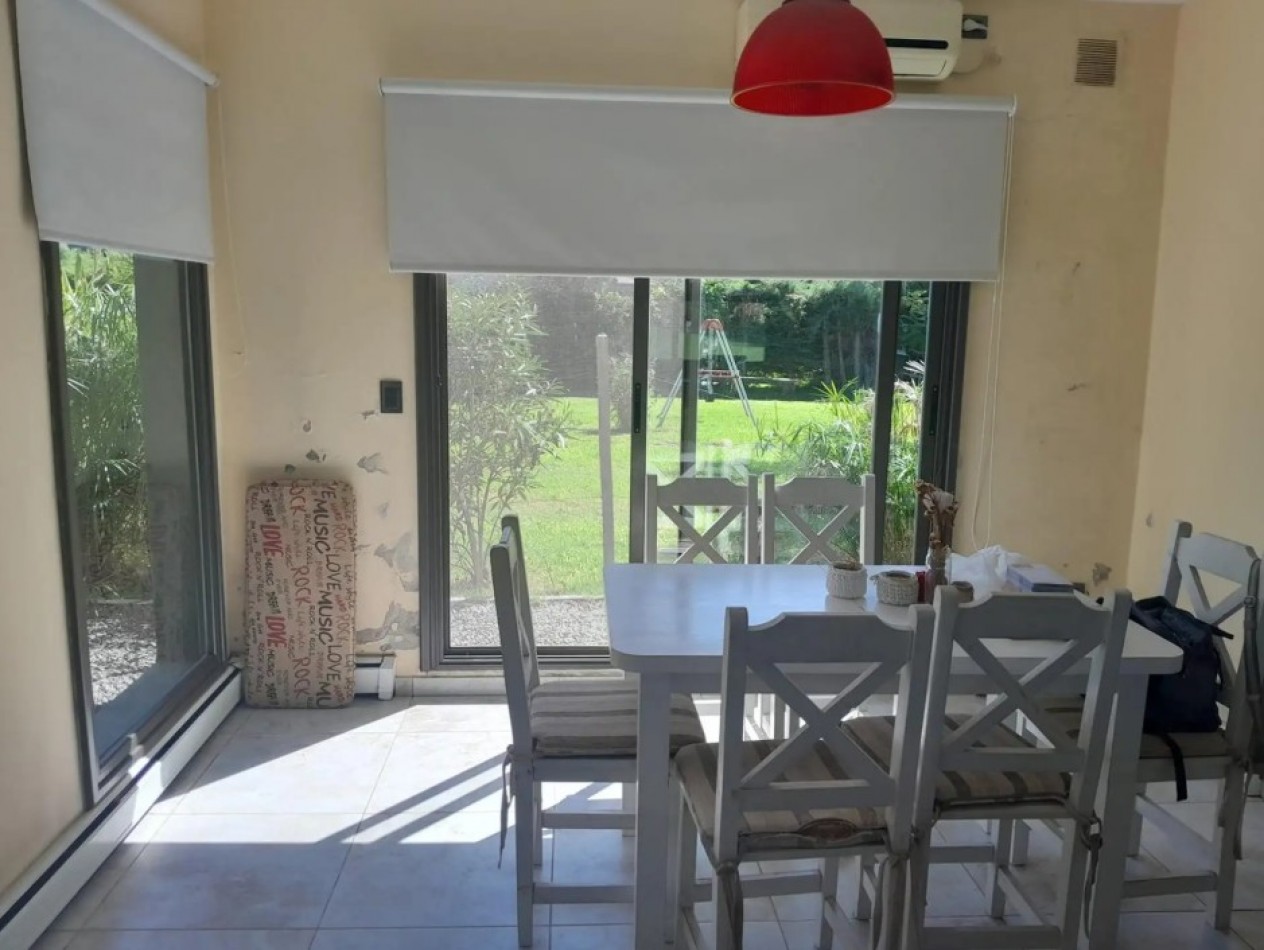Moderna casa en esquina con 3 suites y vista al golf - Club de Campo Aranzazu