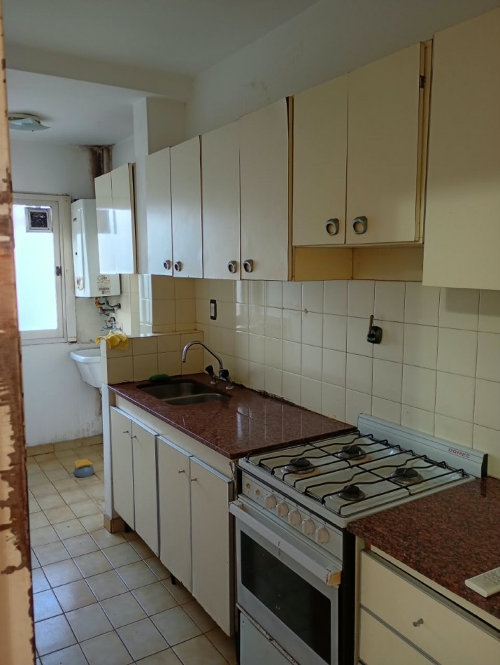 DEPARTAMENTO EN ALQUILER, 3 AMBIENTES Y BALCON. CENTRO DE AVELLANEDA
