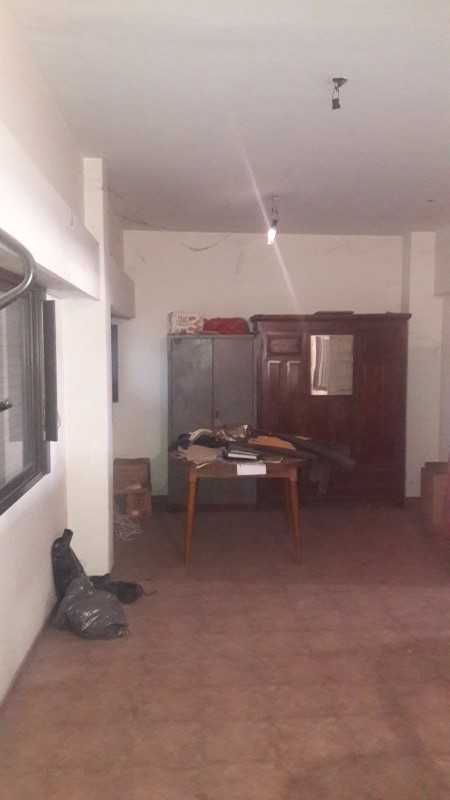 PINEIRO, AVELLANEDA. GALPON EN VENTA DE 424 M2 APROX . CON TRIFASICA.