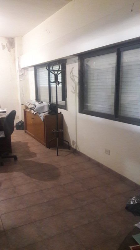 PINEIRO, AVELLANEDA. GALPON EN VENTA DE 424 M2 APROX . CON TRIFASICA.