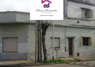 GERLI, AVELLANEDA. VENTA DE CASA PARA DOS FAMILIAS, DE 2 Y 3 AMBIENTES. A REFACCIONAR.