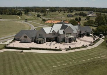 Casa de 4 ambiente en Pilar Golf
