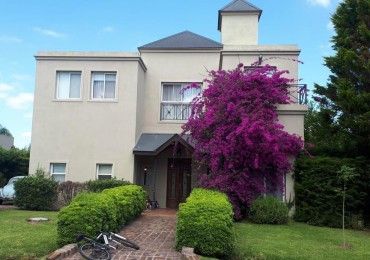 Hermosa casa de 4 ambientes en El Barrio Campo Grande - Pilar
