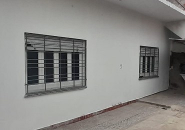 PH DE 3 AMBIENTES EN VENTA EN WILDE. CON DOS PATIOS Y TERRAZA. 
