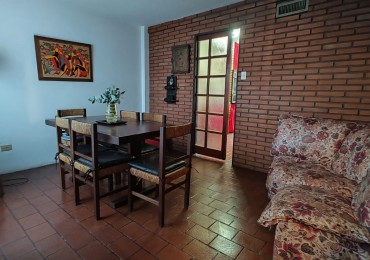 Casa de 4 ambientes con dependencia!!