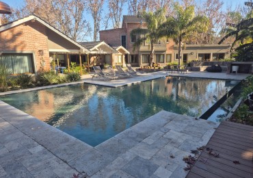 VENTA | Residencia de Categoria en Country Club El Carmel - Pilar